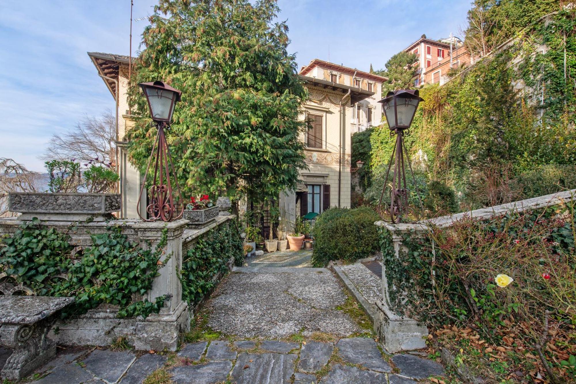 App Mughetto In Villa Marchello Brunate Exterior foto